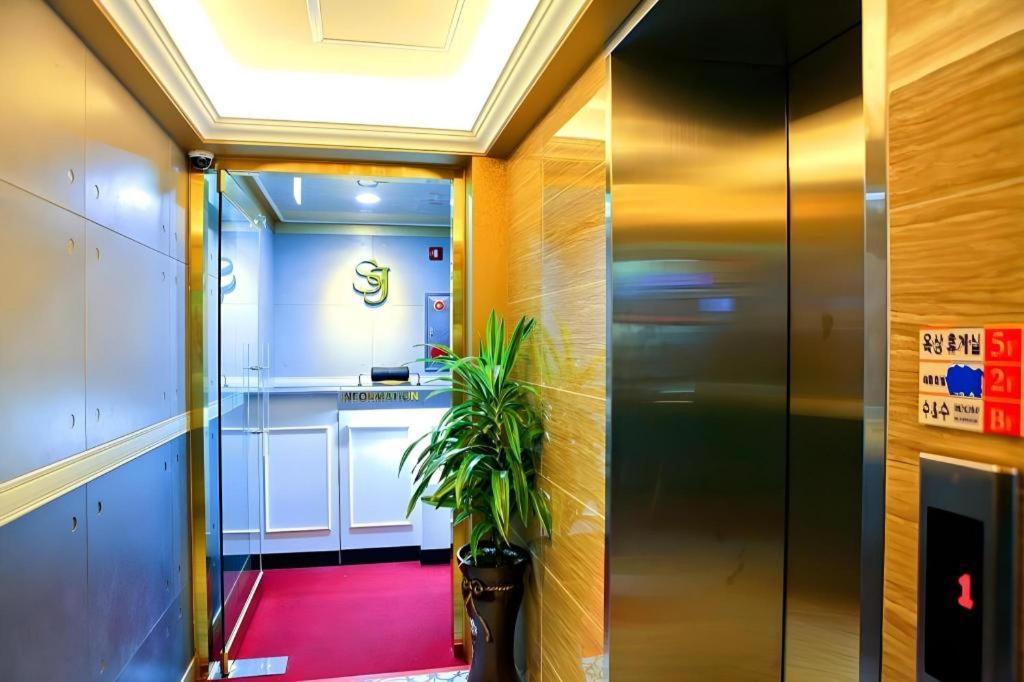 Jeju Sejong Hotel מראה חיצוני תמונה