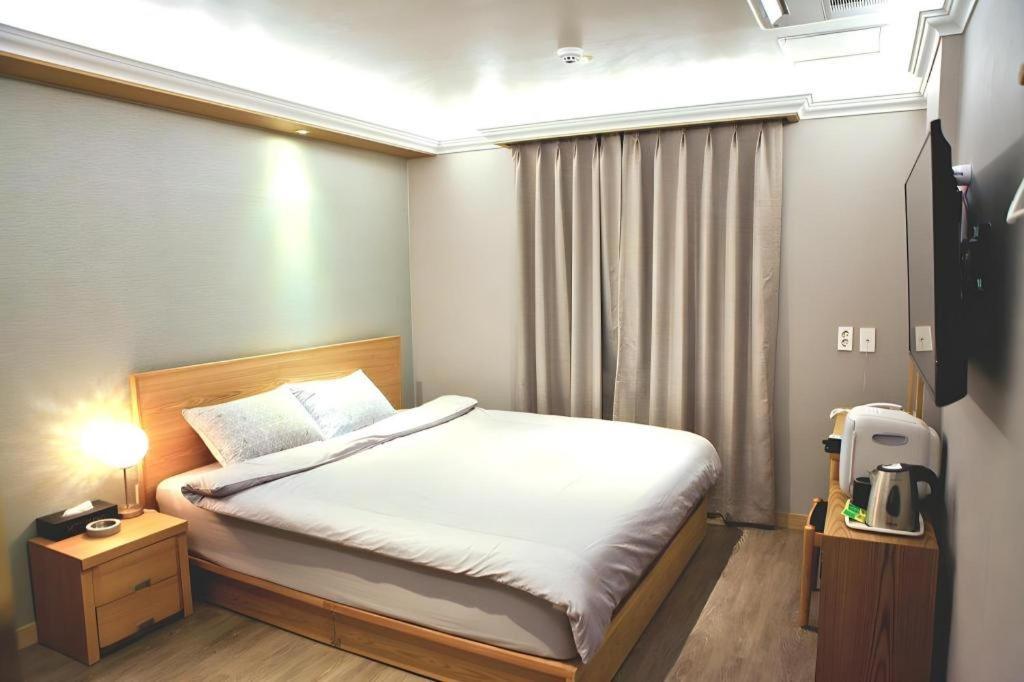 Jeju Sejong Hotel מראה חיצוני תמונה