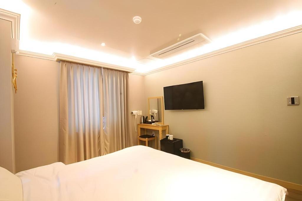 Jeju Sejong Hotel מראה חיצוני תמונה