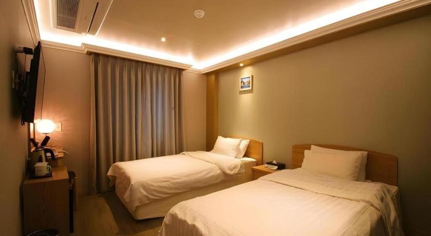 Jeju Sejong Hotel מראה חיצוני תמונה