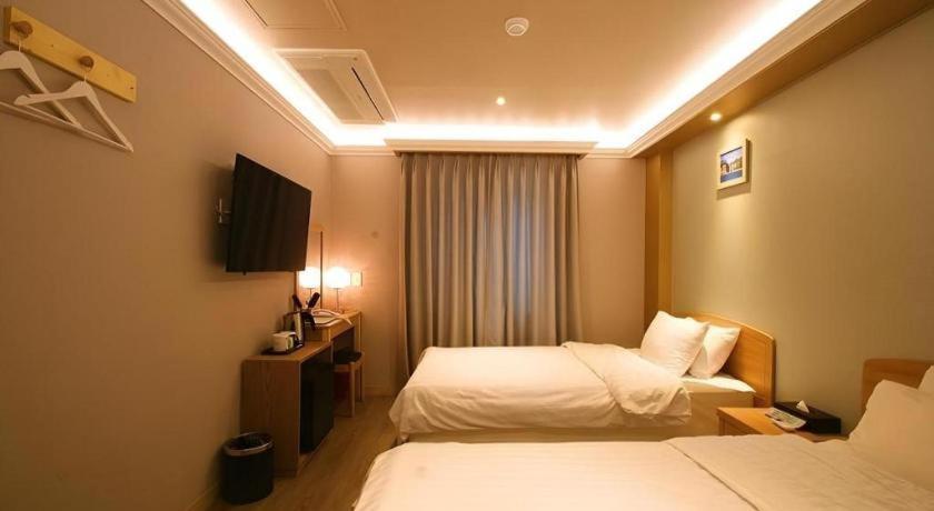 Jeju Sejong Hotel מראה חיצוני תמונה